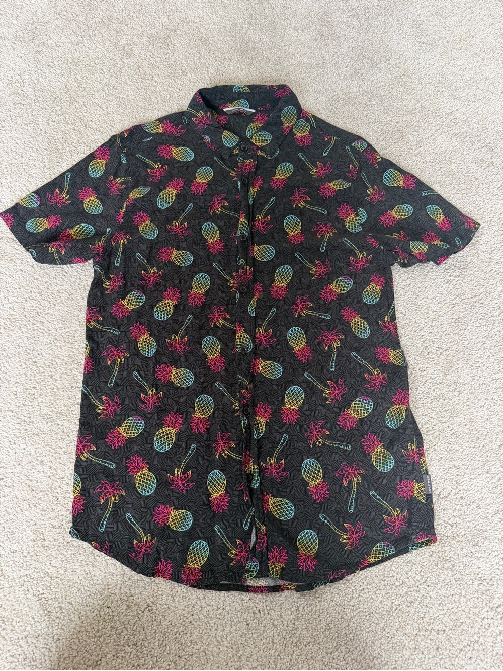 Departwest Men's Black Short-Sleeve Pineapple Print Shirt
